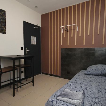 09 - Chambre Proche Paris Et Transports Avec Tv Wifi 圣但尼 外观 照片