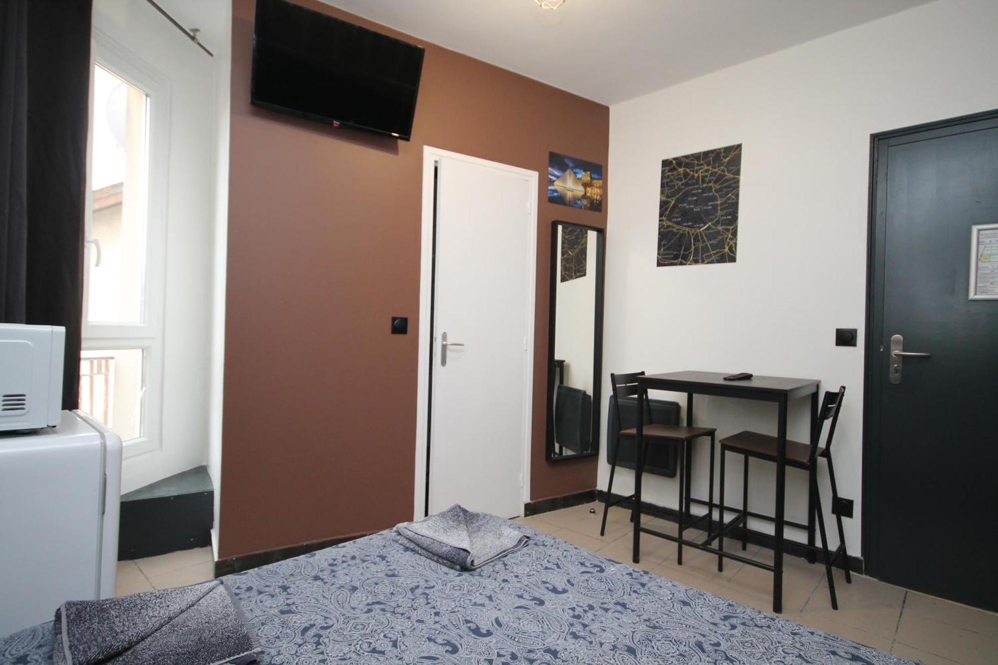 09 - Chambre Proche Paris Et Transports Avec Tv Wifi 圣但尼 外观 照片